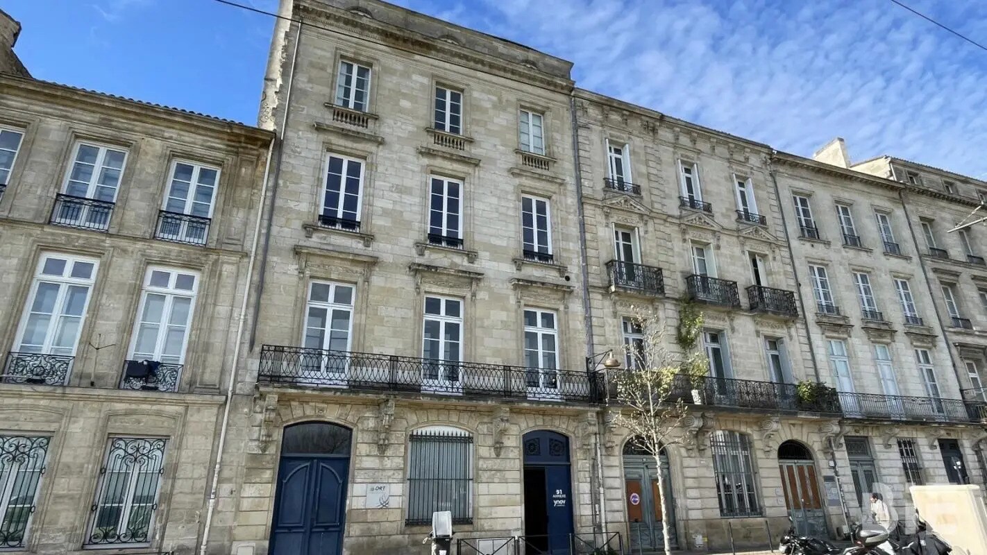 Office in Bordeaux for lease Building Photo- Image 1 of 7