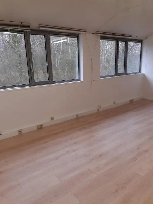 Vente Bureaux 61 m² - Photo 1