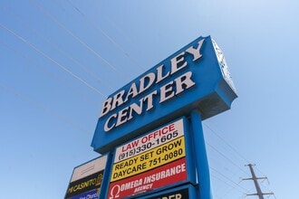 4747 Hondo Pass Dr, El Paso, TX for lease Interior Photo- Image 1 of 7