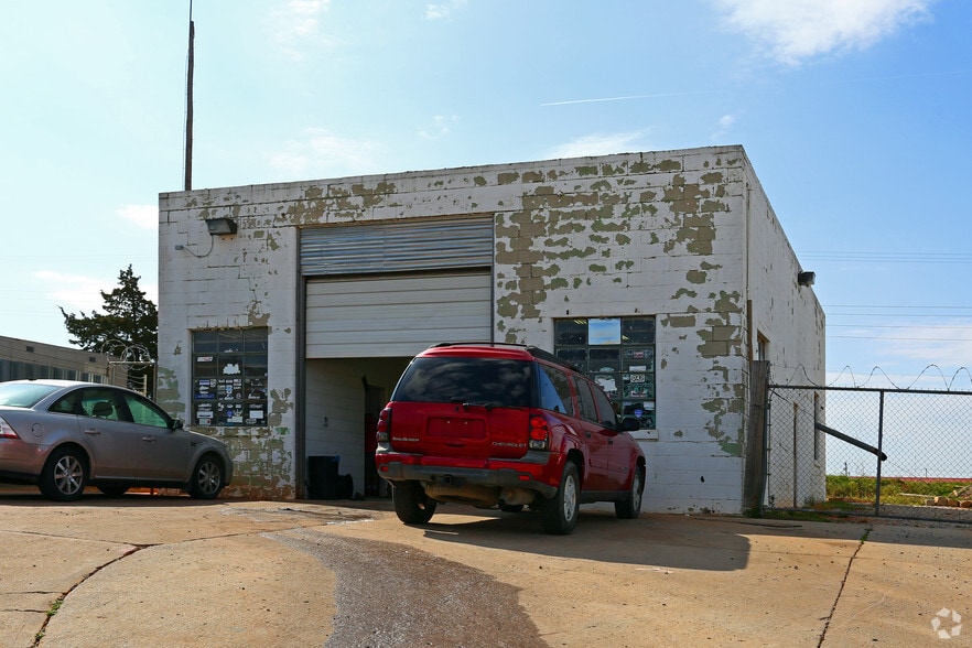 Land Run Industrial portfolio of 18 properties for sale on LoopNet.com - Building Photo - Image 3 of 13