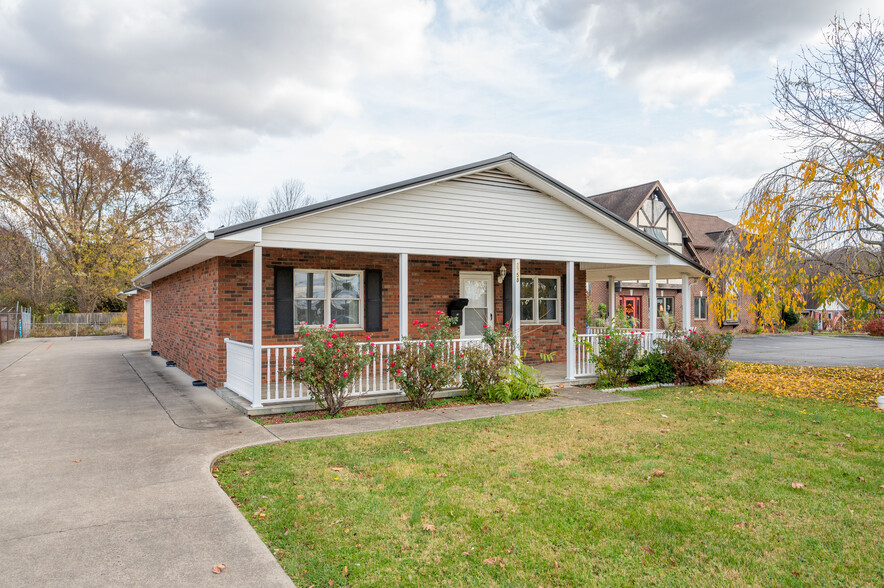 2758 E Center St, Kingsport, TN for sale - Primary Photo - Image 1 of 1