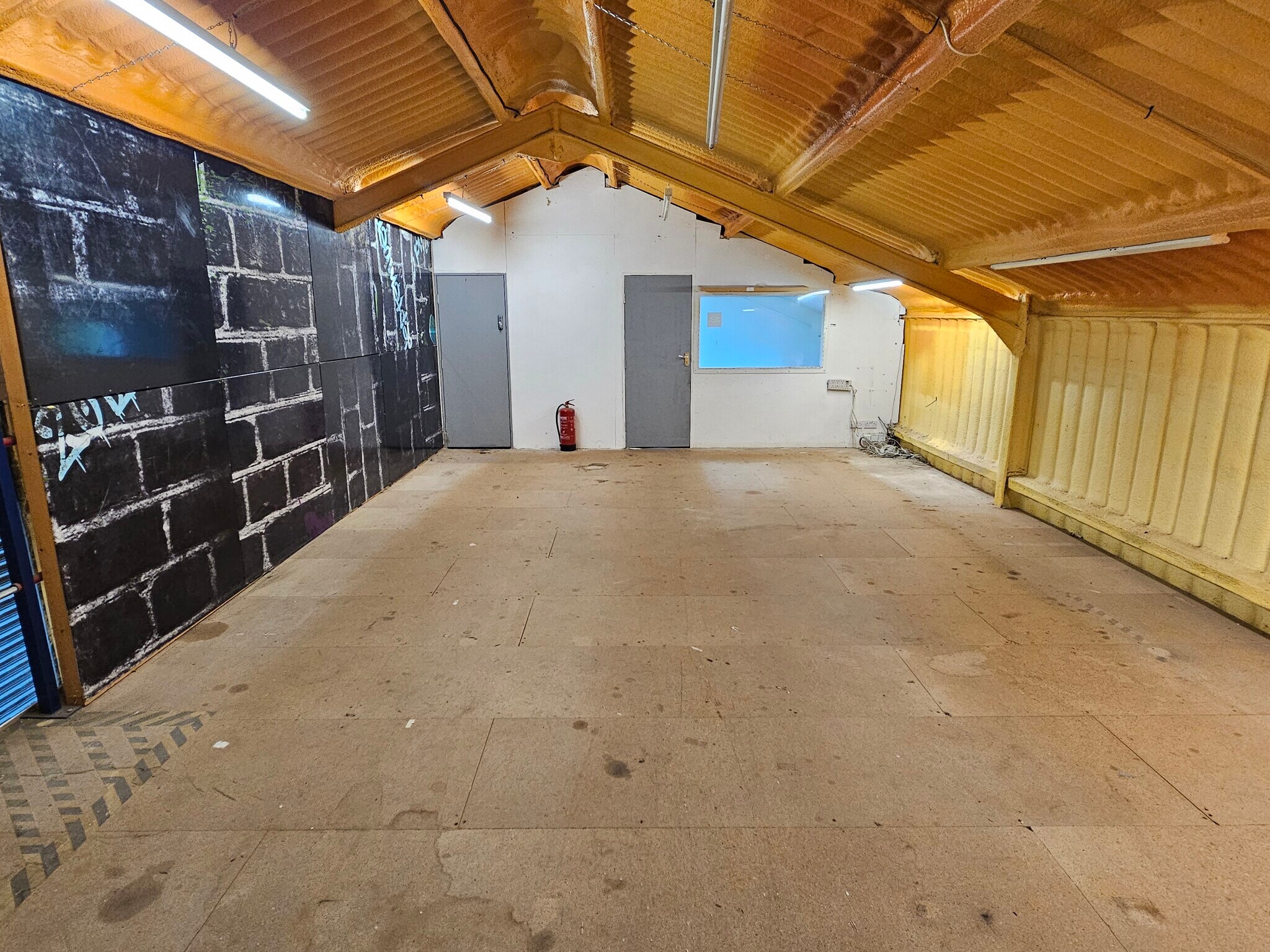 Butterfly Ln, Elstree for lease Interior Photo- Image 1 of 8