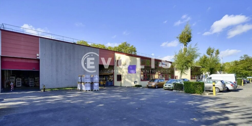 Flex in Bondoufle for lease - Primary Photo - Image 1 of 1
