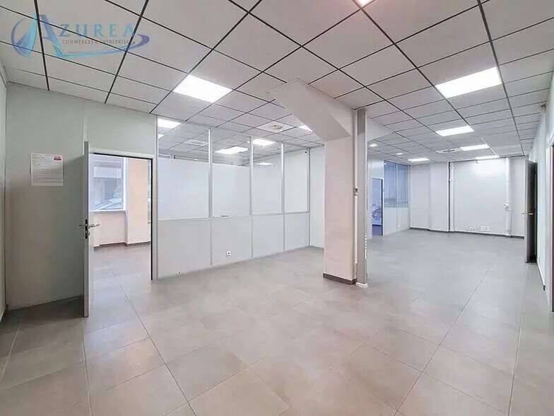 Retail in Nice for lease - Building Photo - Image 1 of 10