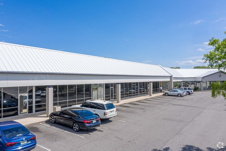 2141 Loch Rane Blvd, Orange Park, FL for lease - Building Photo - Image 2 of 4