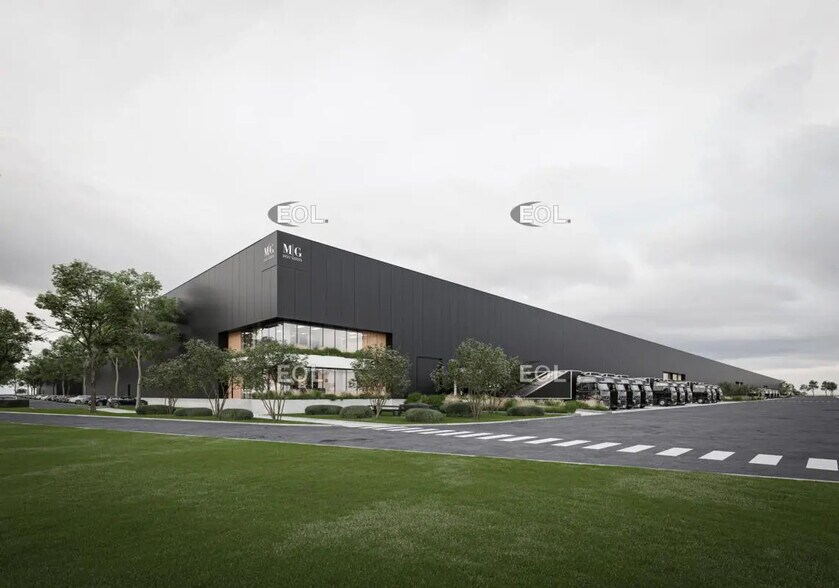 Industrial in Calais for lease - Building Photo - Image 1 of 5