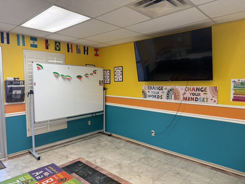 361 Vinton Rd, Anthony, TX for lease - Building Photo - Image 3 of 45