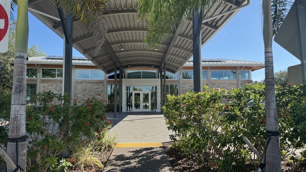 5234 Little Rd, New Port Richey, FL for lease - Building Photo - Image 3 of 17