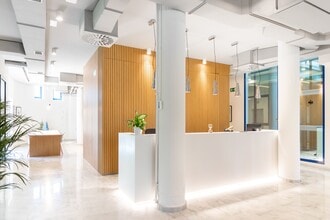 Av. Perfecto Palacio de la Fuente, 1, Alicante, Alicante for lease Interior Photo- Image 1 of 22