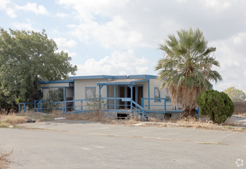 11280 10 1/2 Ave, Hanford, CA for sale - Primary Photo - Image 2 of 20