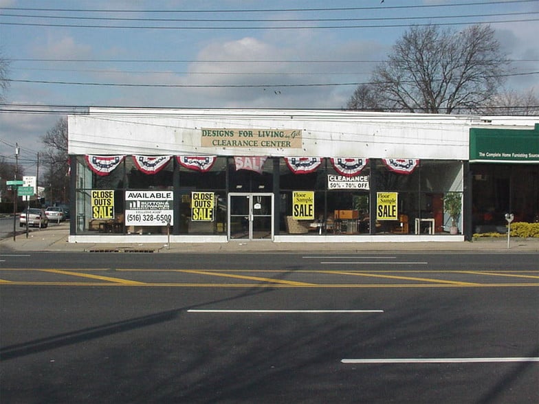 435-437 Old Country Rd, Westbury, NY for lease - Building Photo - Image 3 of 9