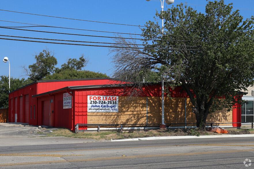 2423 Broadway St, San Antonio, TX for lease - Primary Photo - Image 1 of 5