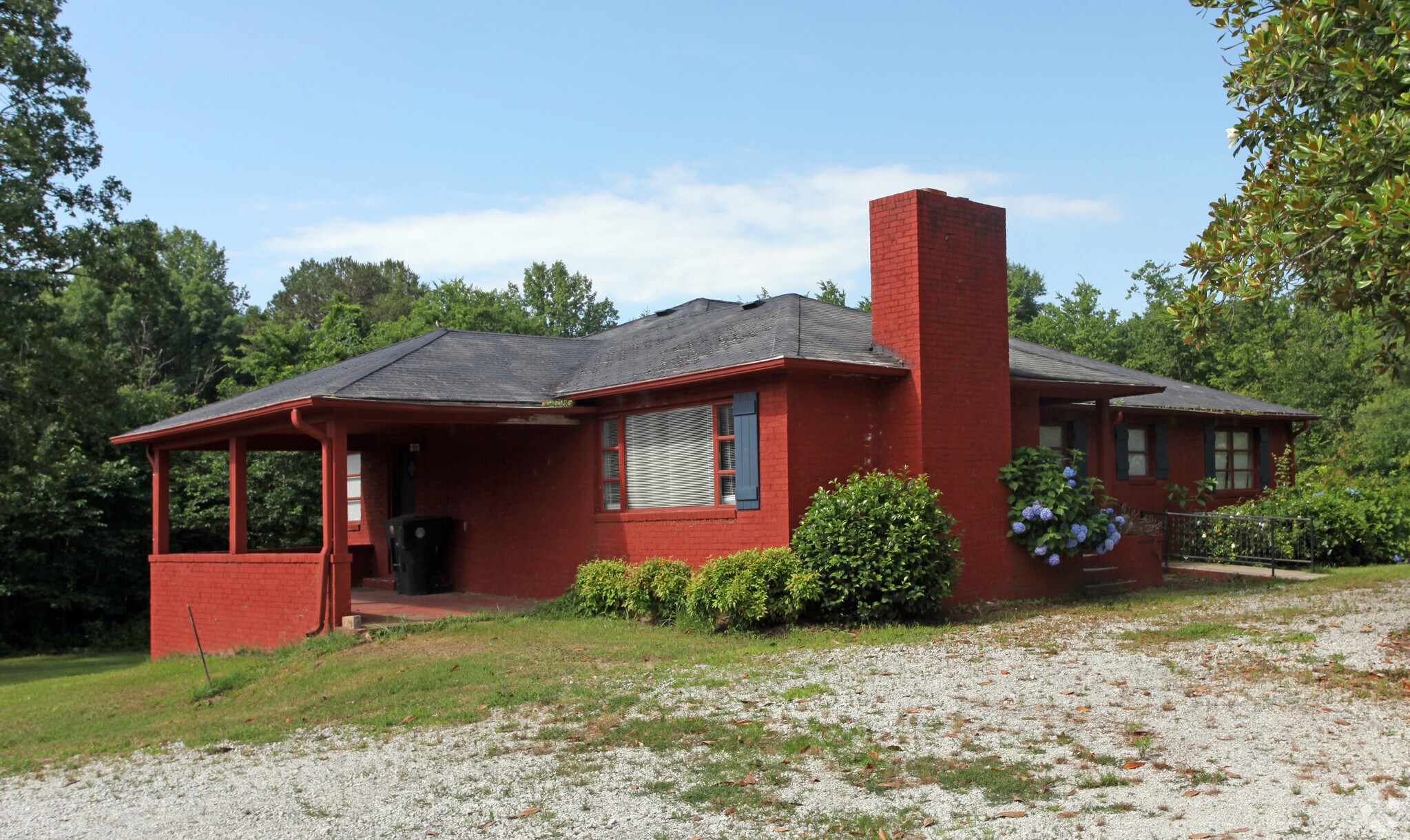 1504 E Rutherford St, Landrum, SC for sale Primary Photo- Image 1 of 1