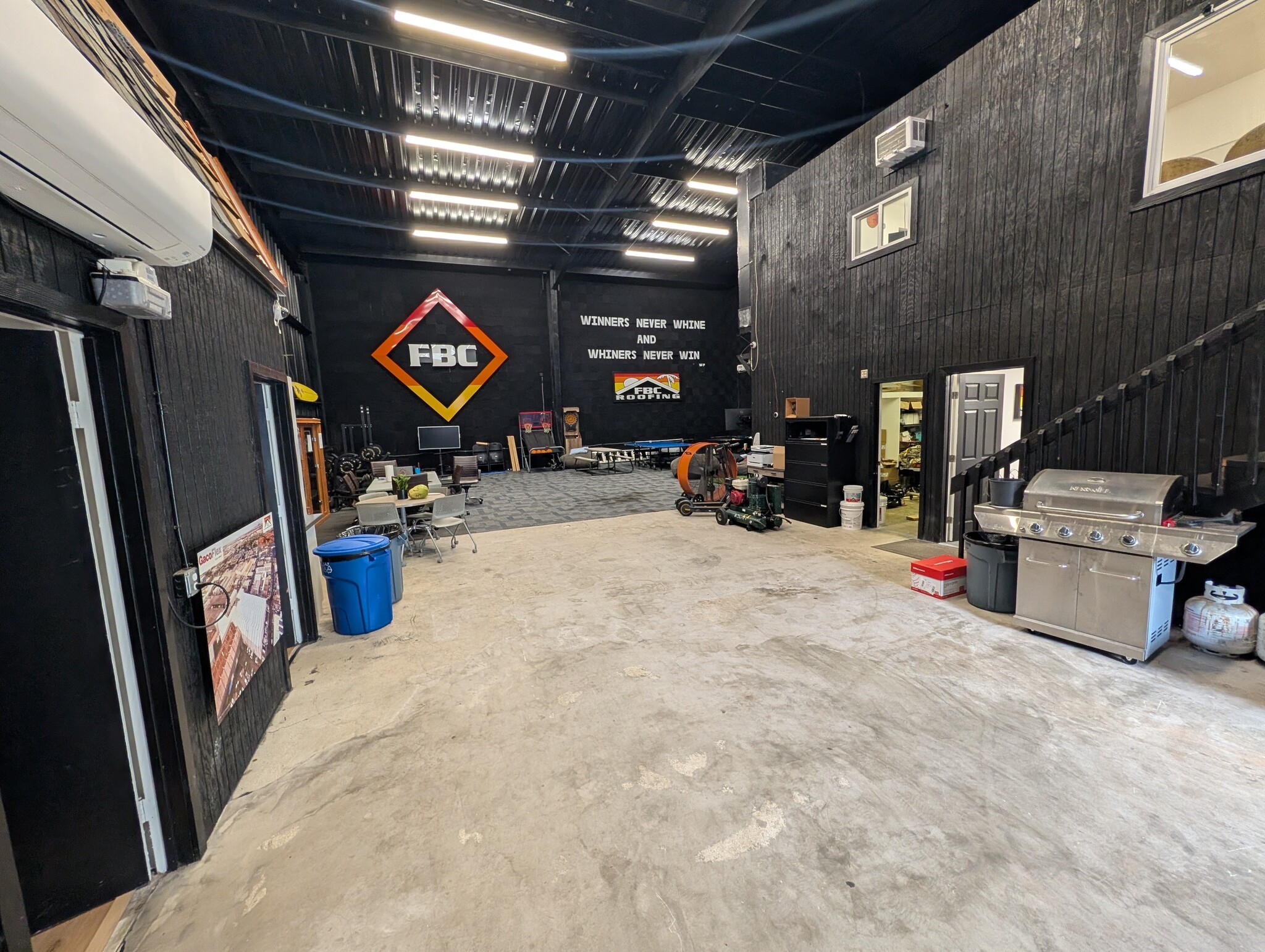 3050 Ualena St, Honolulu, HI for lease Interior Photo- Image 1 of 12