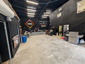 3050 Ualena St, Honolulu, HI for lease Interior Photo- Image 1 of 12