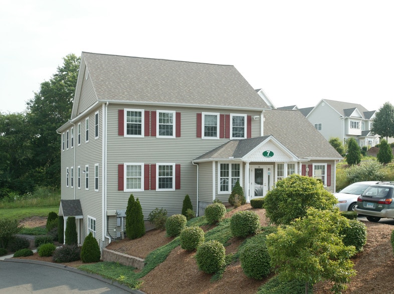 7 Pasco Dr, East Windsor, CT for sale - Primary Photo - Image 1 of 1