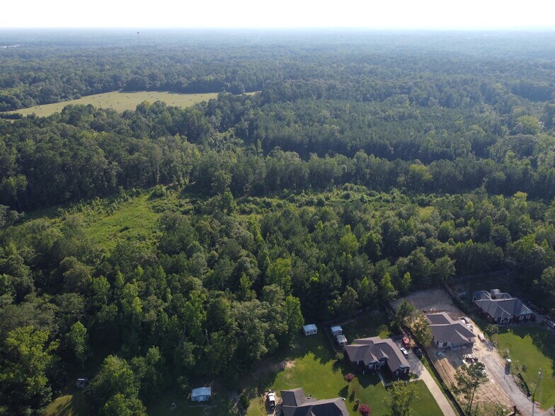 2011 Central Plank Rd, Wetumpka, AL for sale - Building Photo - Image 2 of 8