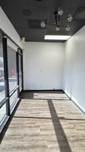 28200 Bouquet Canyon Rd, Santa Clarita, CA for lease Interior Photo- Image 1 of 15