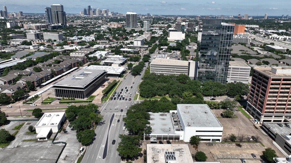 3403 Richmond Ave, Houston, TX for sale - Building Photo - Image 3 of 4