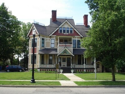 821 W South St, Kalamazoo, MI for sale - Primary Photo - Image 1 of 1