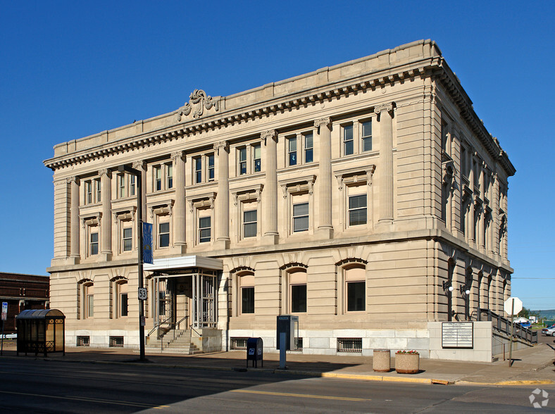 1401 Tower Ave, Superior, WI for sale - Primary Photo - Image 1 of 1