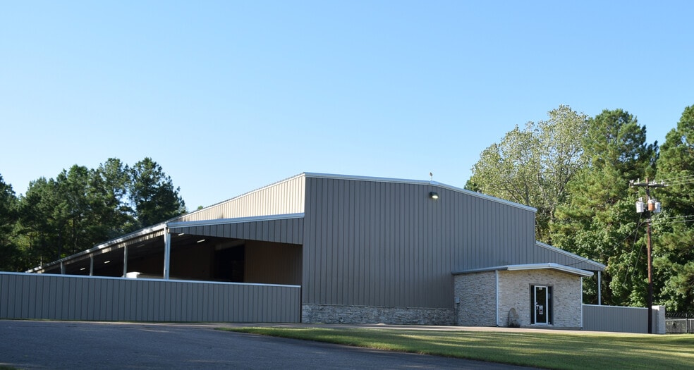 901 Ellen Trout Dr, Lufkin, TX for sale - Building Photo - Image 1 of 1