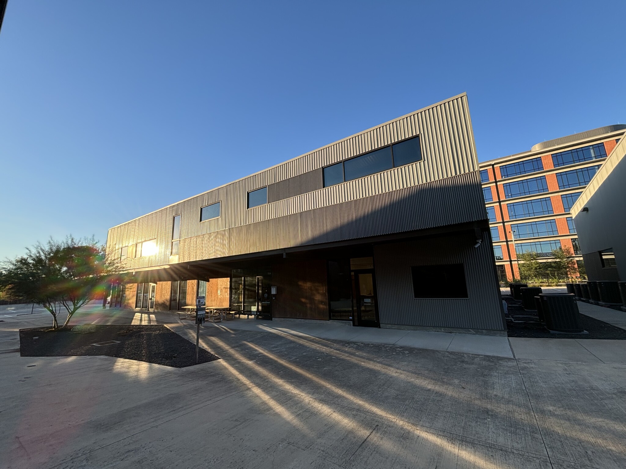 1023 Springdale Rd, Austin, TX for lease Building Photo- Image 1 of 6