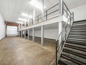 Oxgate Ln, London for lease Interior Photo- Image 2 of 2