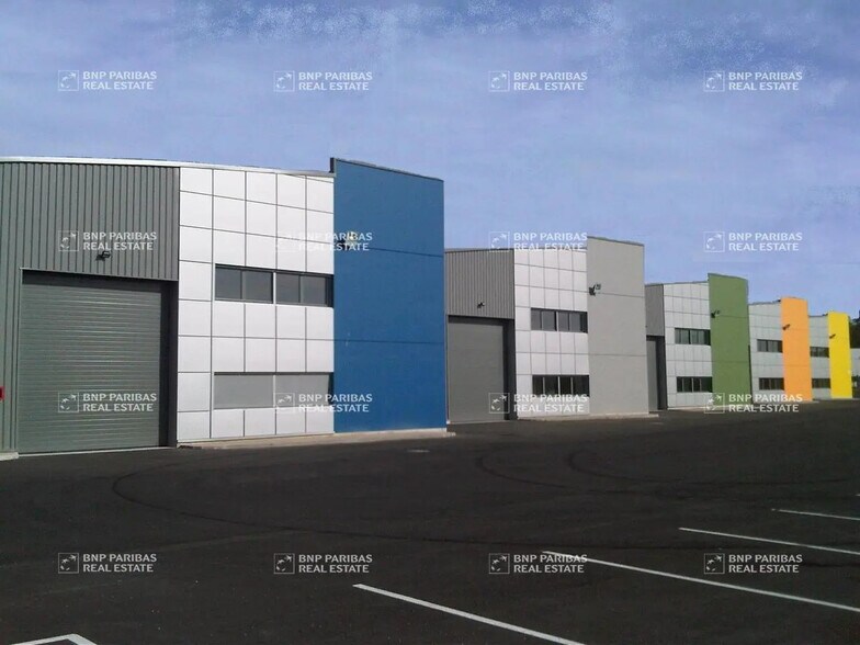 Flex in Ingré for lease - Building Photo - Image 1 of 9