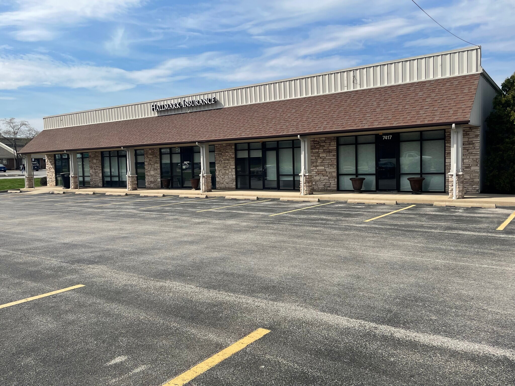 7401 Coldwater Rd, Fort Wayne, IN 46825 Hallmark Center