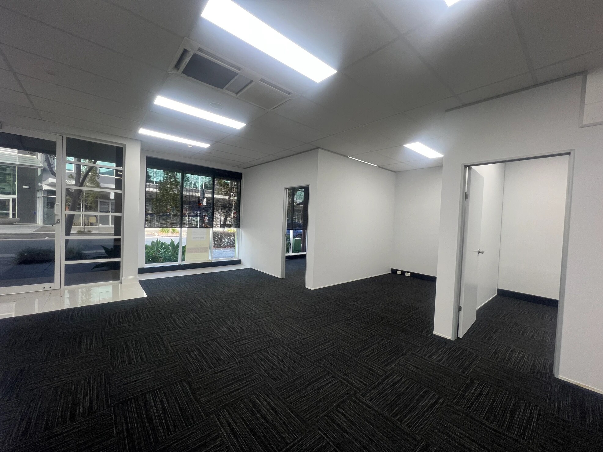 18 Lake St, Varsity Lakes for lease Interior Photo- Image 1 of 7