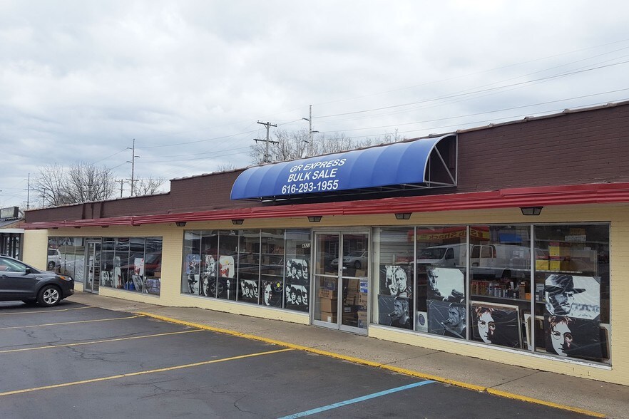 4321 Kalamazoo Ave SE, Grand Rapids, MI for sale - Primary Photo - Image 1 of 1