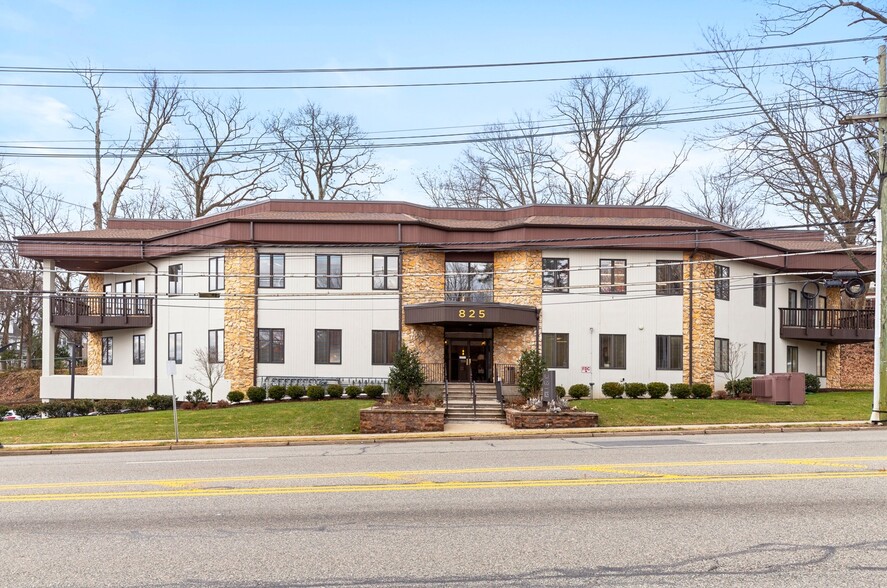 825 Bloomfield Ave, Verona, NJ for lease - Building Photo - Image 1 of 7