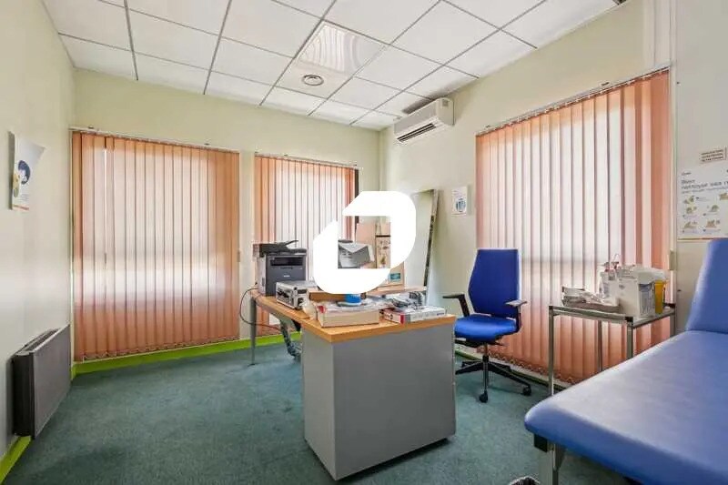 Office in Montmorency for lease - Building Photo - Image 3 of 12