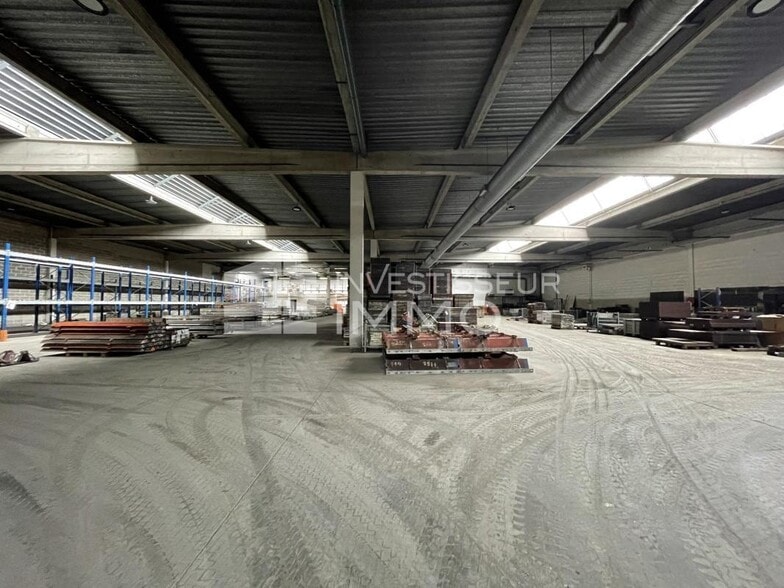 Flex in Moissy-Cramayel for lease - Interior Photo - Image 2 of 10
