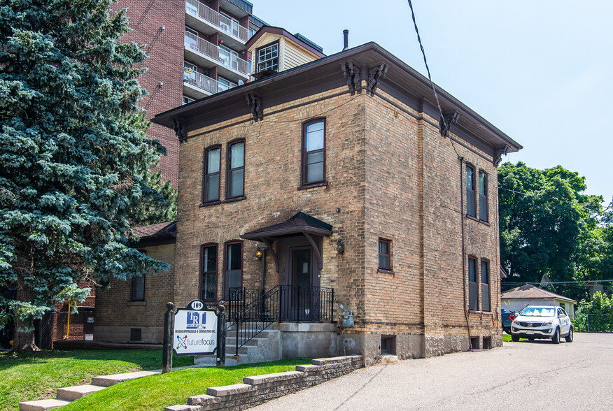 109 College St, Kitchener, ON for sale - Building Photo - Image 1 of 26