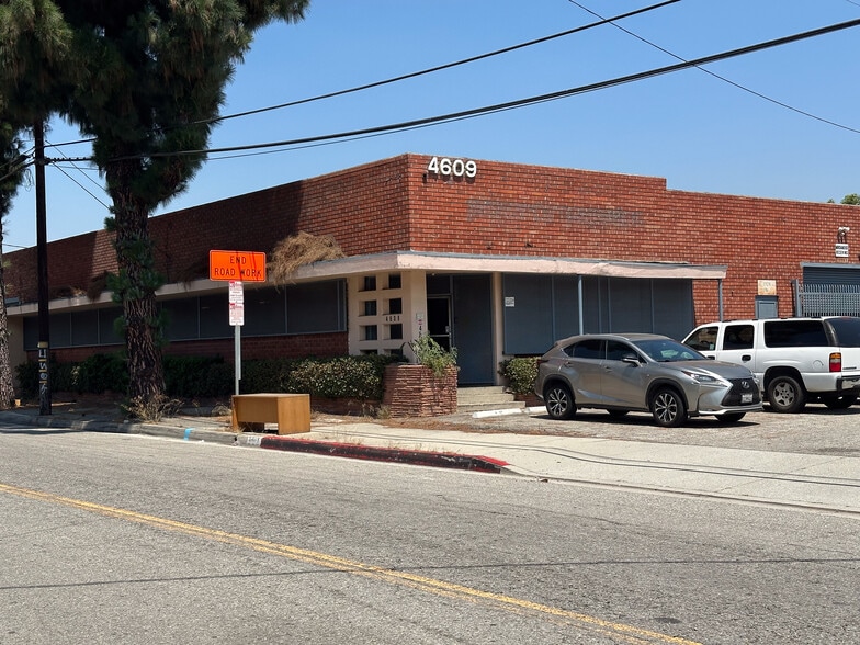 4611 Sheila St, Commerce, CA for lease - Primary Photo - Image 2 of 14