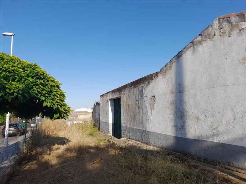 Camino Viejo de Mirandilla, Mérida, Badajoz for sale - Building Photo - Image 2 of 10