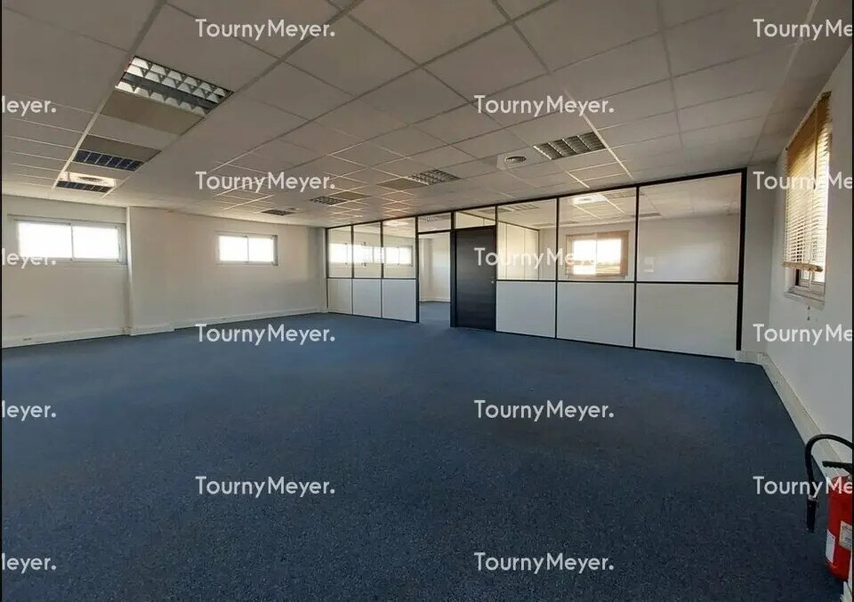 Office in Saint-Aunès for lease Building Photo- Image 1 of 6