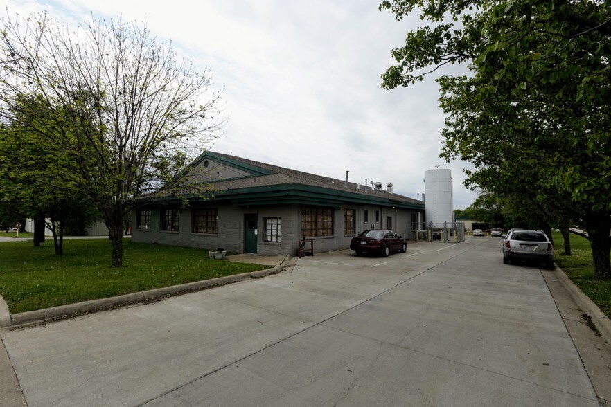 2205 Haskell Ave, Lawrence, KS for sale - Building Photo - Image 1 of 1