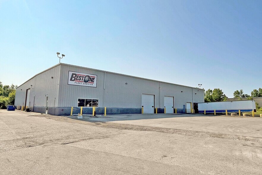 810 S Outer Dr, Saginaw, MI for sale - Building Photo - Image 1 of 1