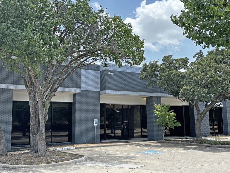 1900 Firman Dr, Richardson, TX for lease - Building Photo - Image 1 of 6