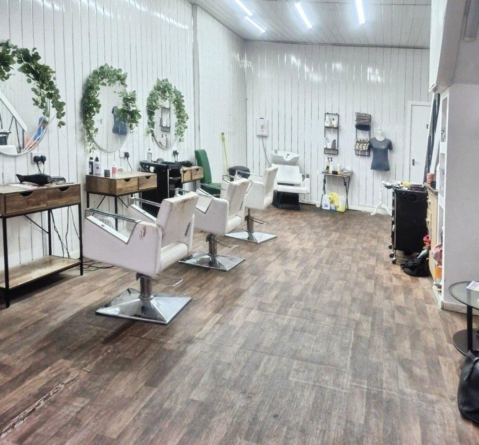 11 Corporation St, Dewsbury for sale Interior Photo- Image 1 of 4