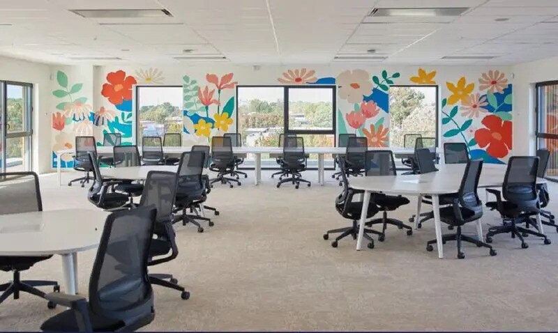 Office in Pessac for lease - Interior Photo - Image 2 of 16