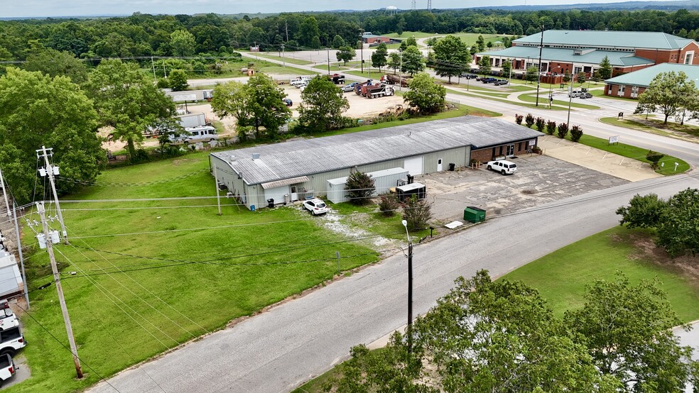 1801 Market St, Opelika, AL for lease - Building Photo - Image 3 of 11