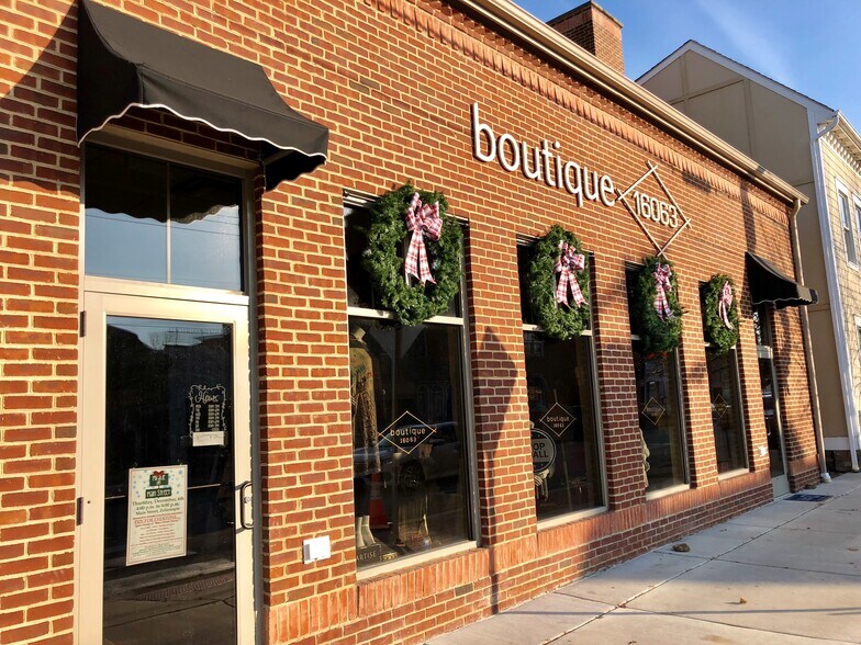 200 S Main St, Zelienople, PA 16063