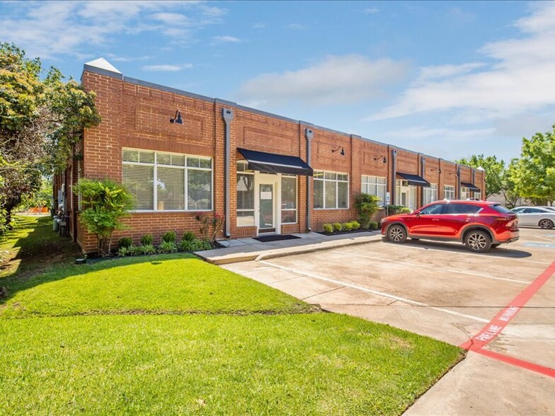 502 N Carroll Ave, Southlake, TX for lease - Building Photo - Image 1 of 19