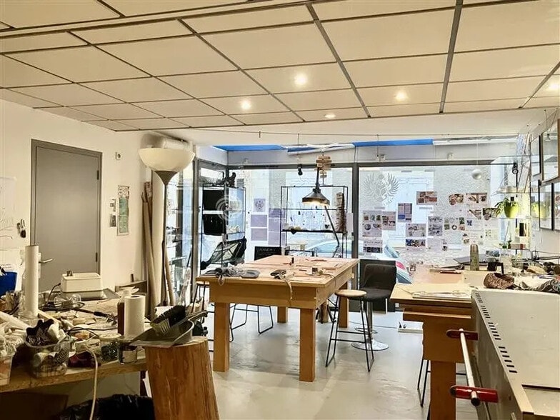 Retail in Bourges for lease - Interior Photo - Image 3 of 4