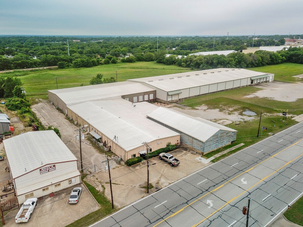 1001 S Kaufman St, Ennis, TX 75119