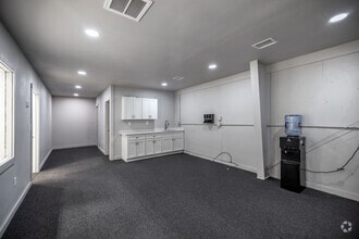 5850 Cunningham Rd, Houston, TX for lease Interior Photo- Image 1 of 5